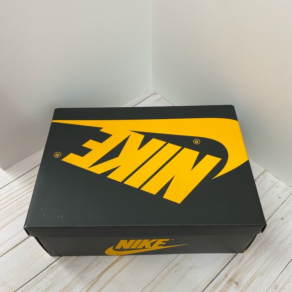 Air Jordan 1 Retro High OG Pollen - Picture 5 of 8